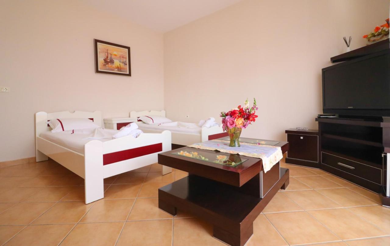 Apartments Vila Roboci Sarandë Exterior foto